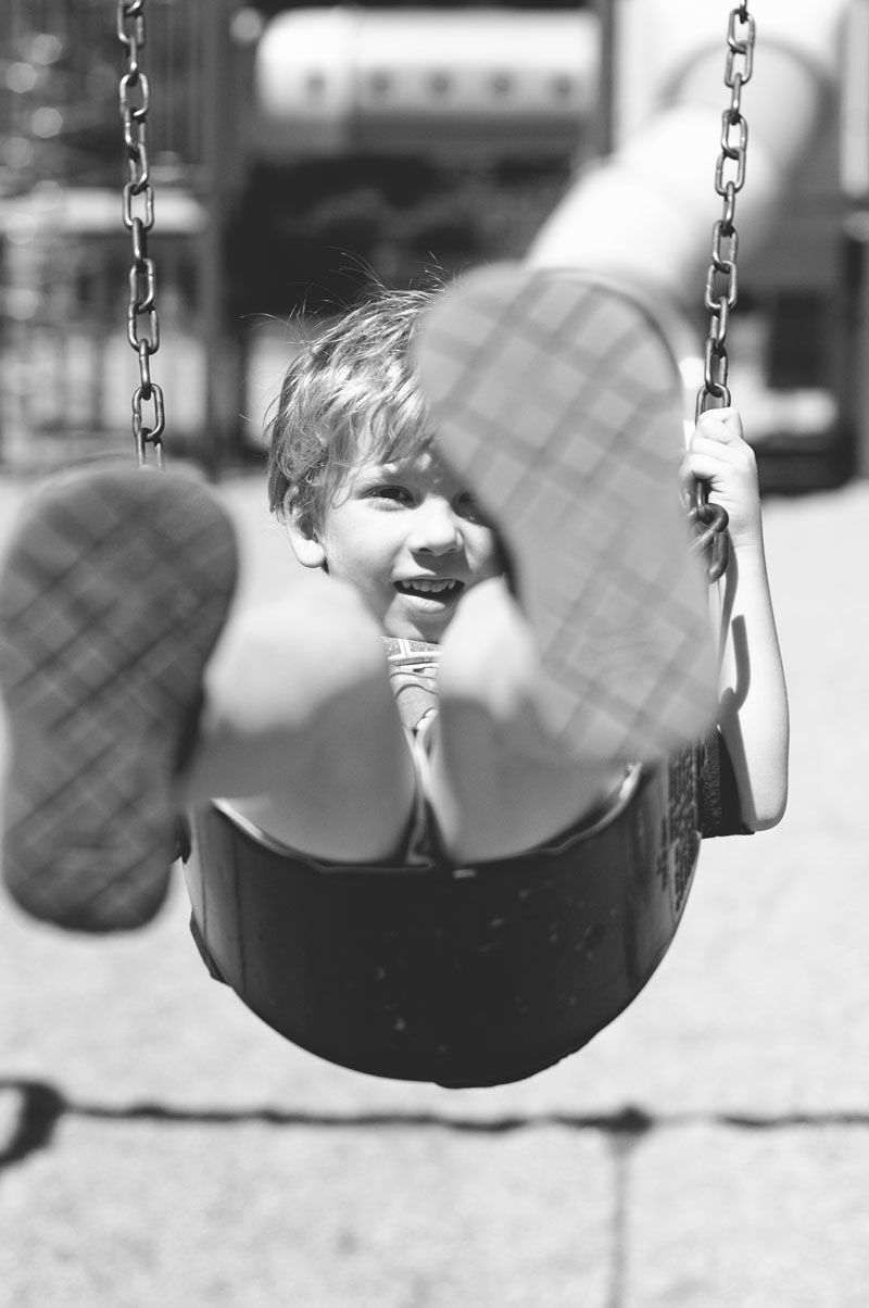 r_ian_swing_bw